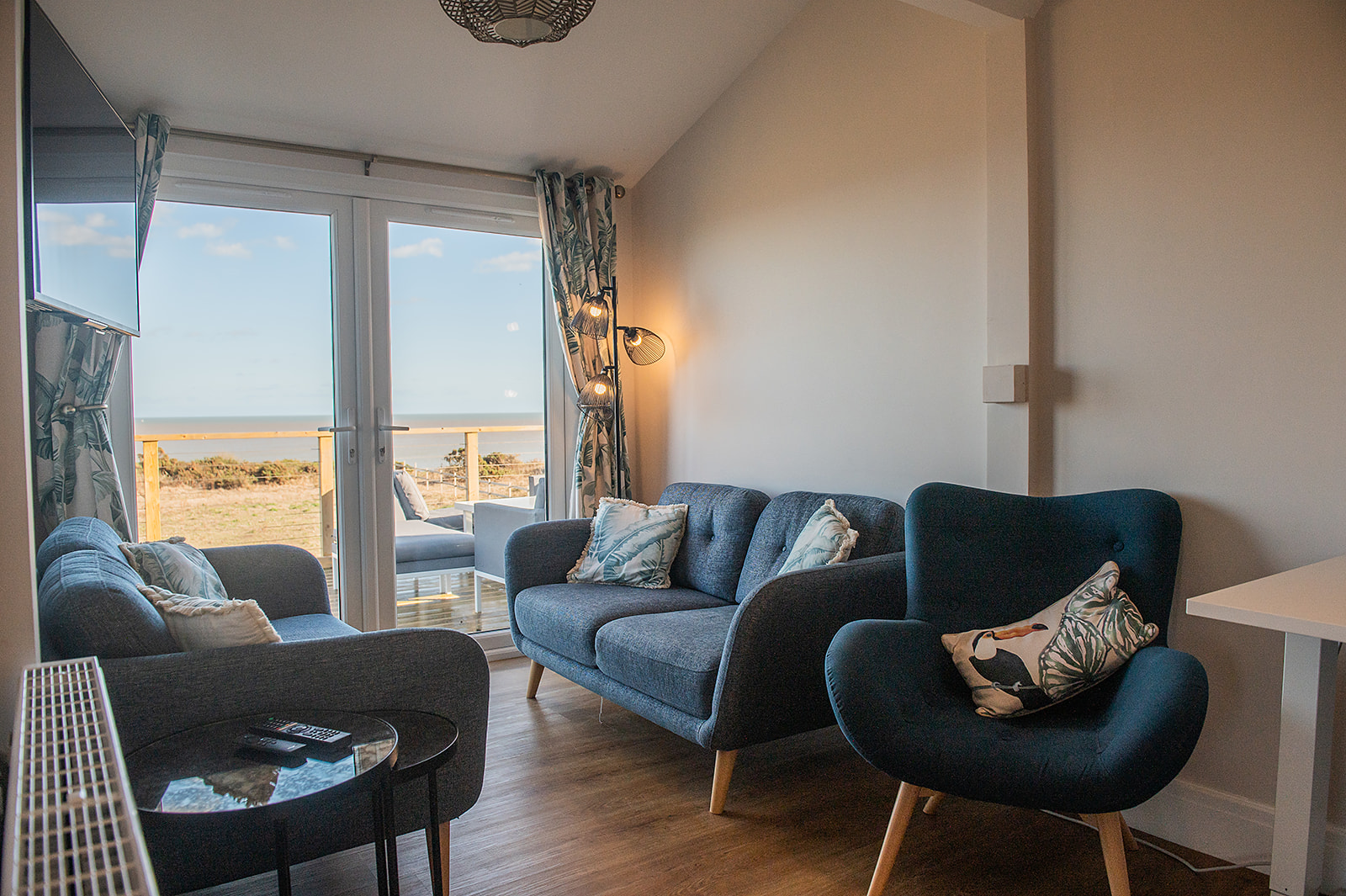 Sitting room with access to balcony